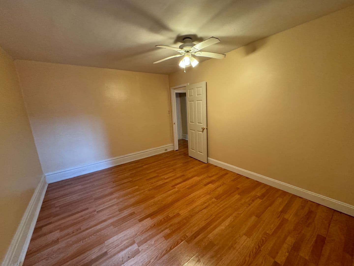 Harrisburg House: 445 S 17th Street