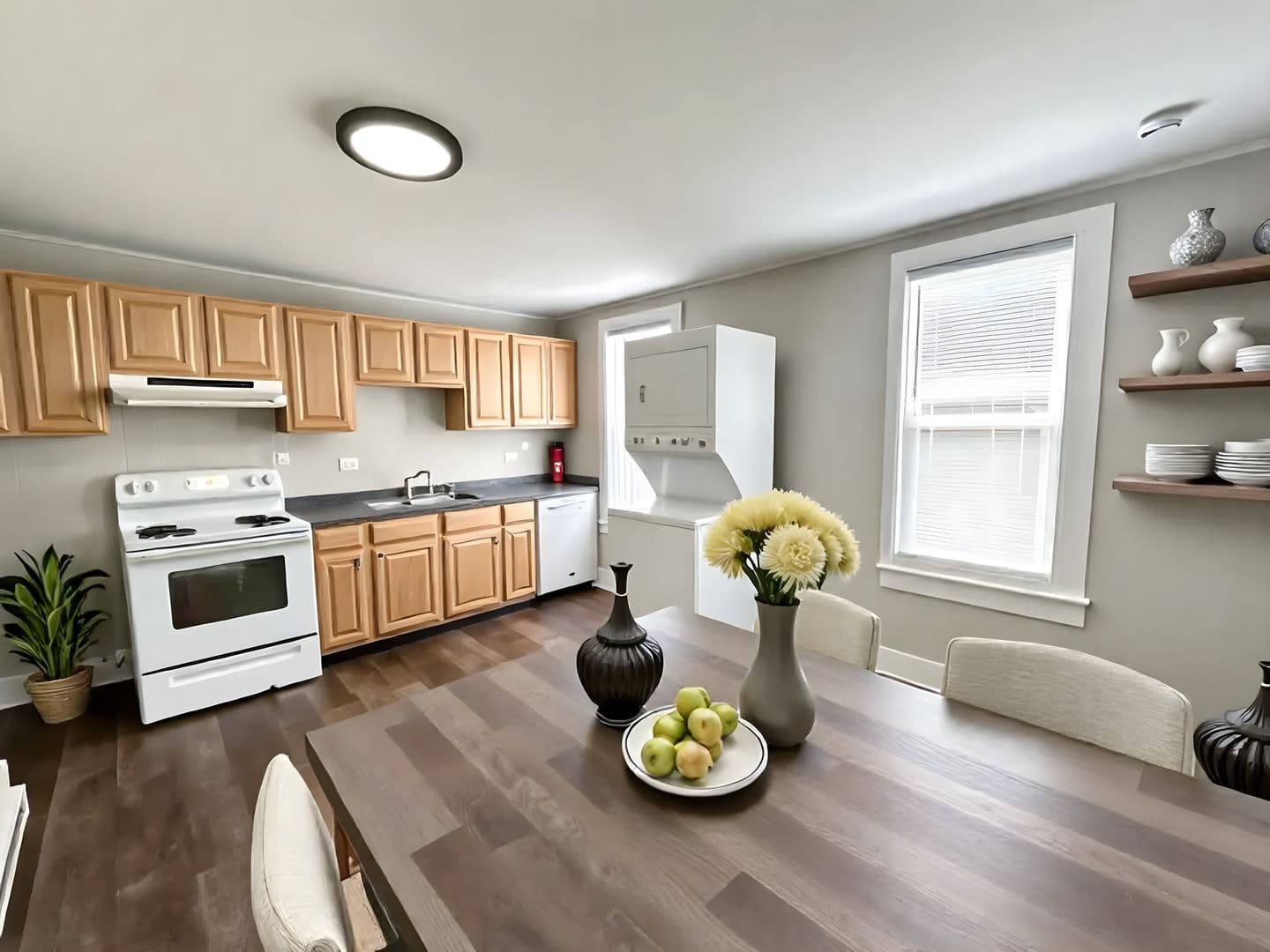Hallam Apartment: 125 Emig St