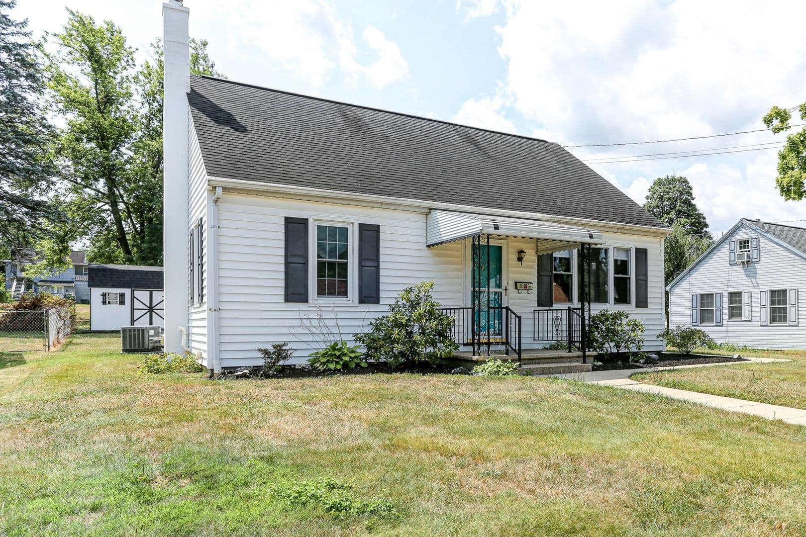 Elizabethtown House: 336 Snyder Avenue