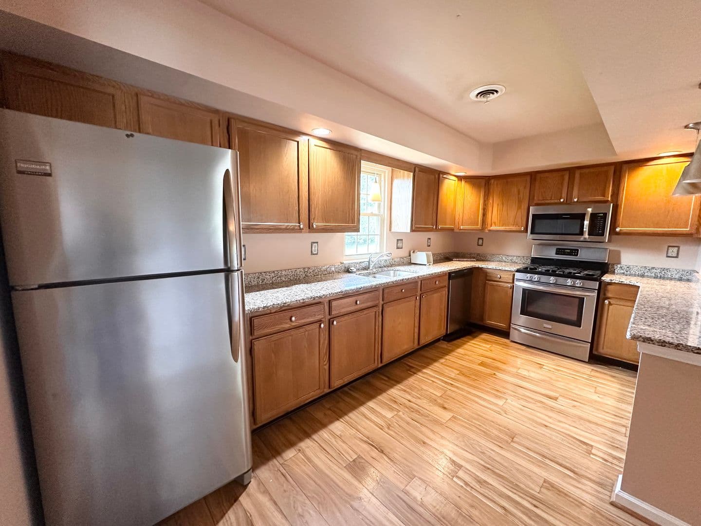 York House: 1114 Skyview Drive