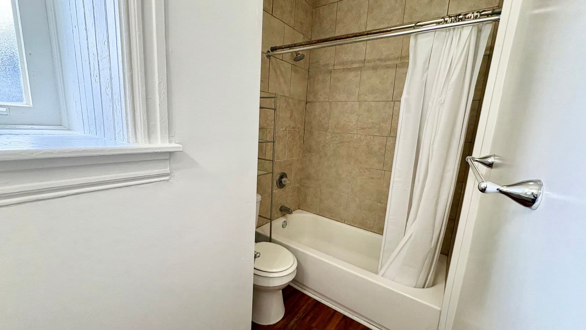 York Apartment: 702 W King St