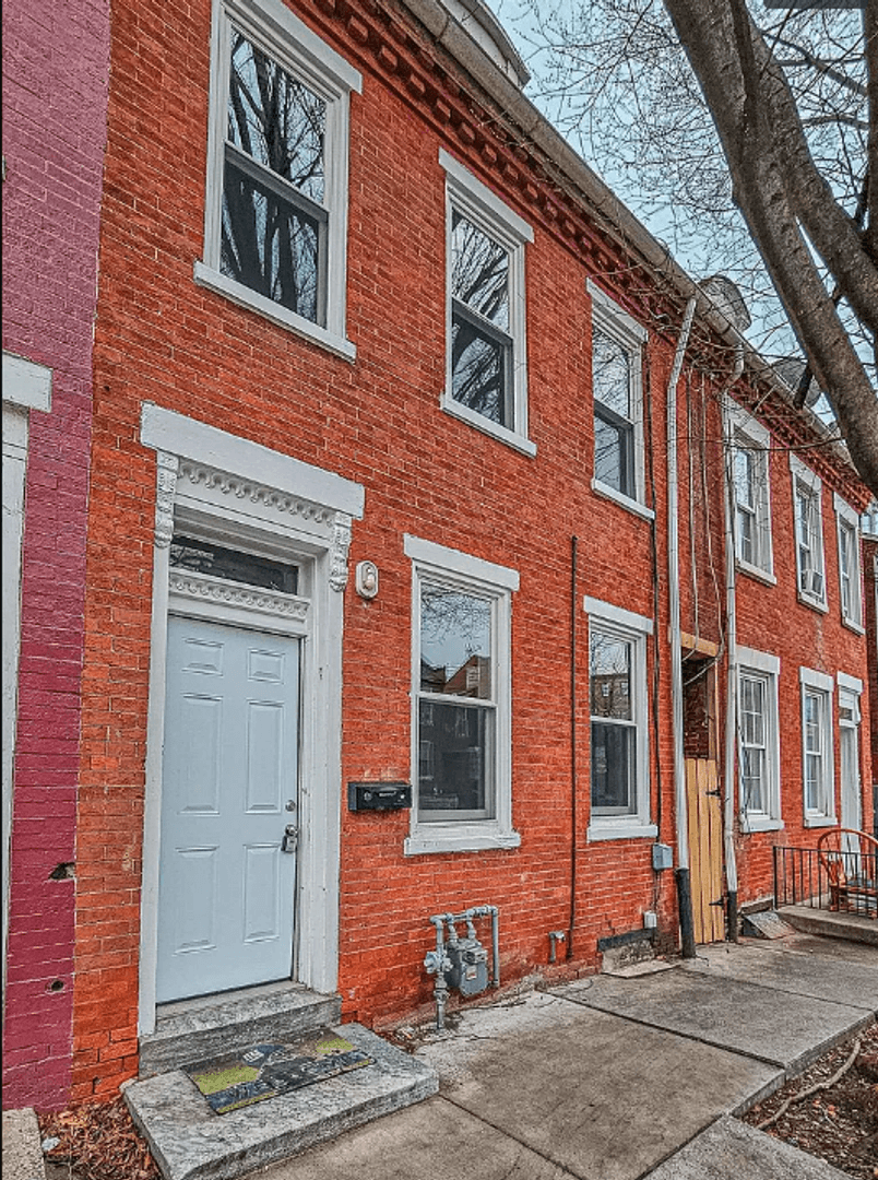 Lancaster House: NWA-16 Conestoga St
