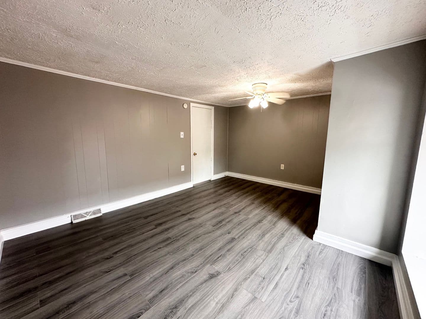 York Apartment: 627 N Hartley Street