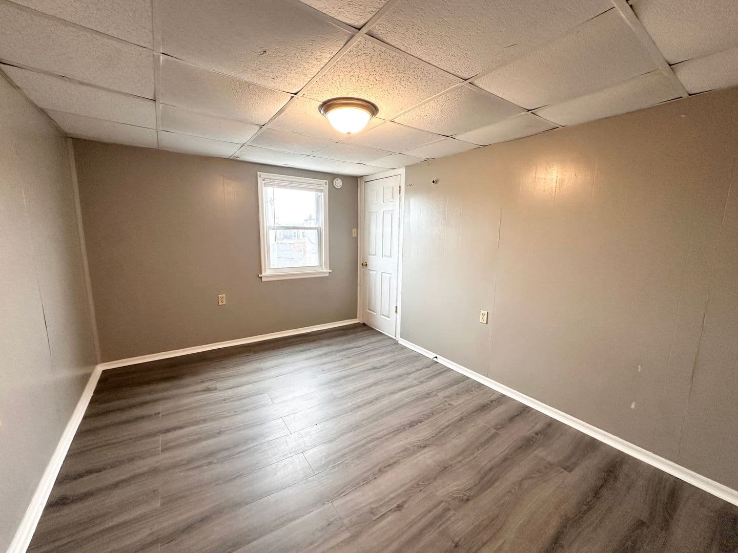 York Apartment: 627 N Hartley Street