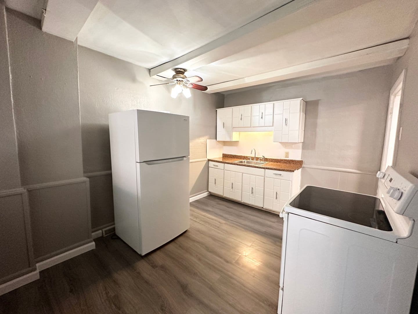 York Apartment: 627 N Hartley Street