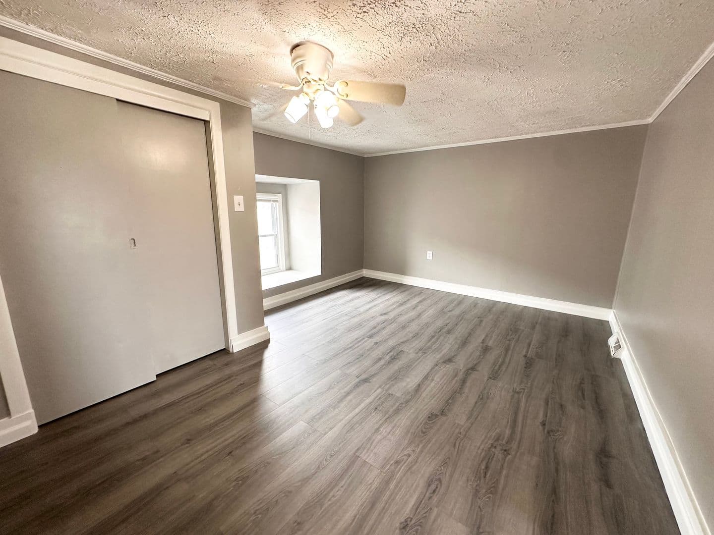 York Apartment: 627 N Hartley Street