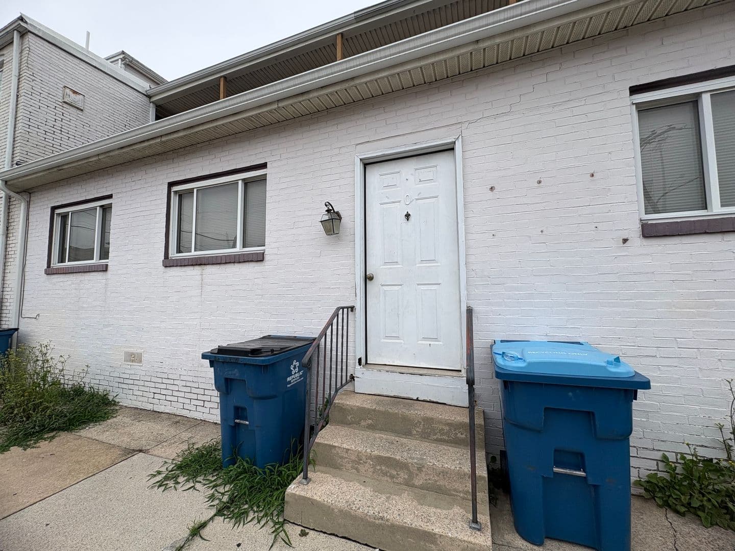 York Apartment: 1366 W Market St