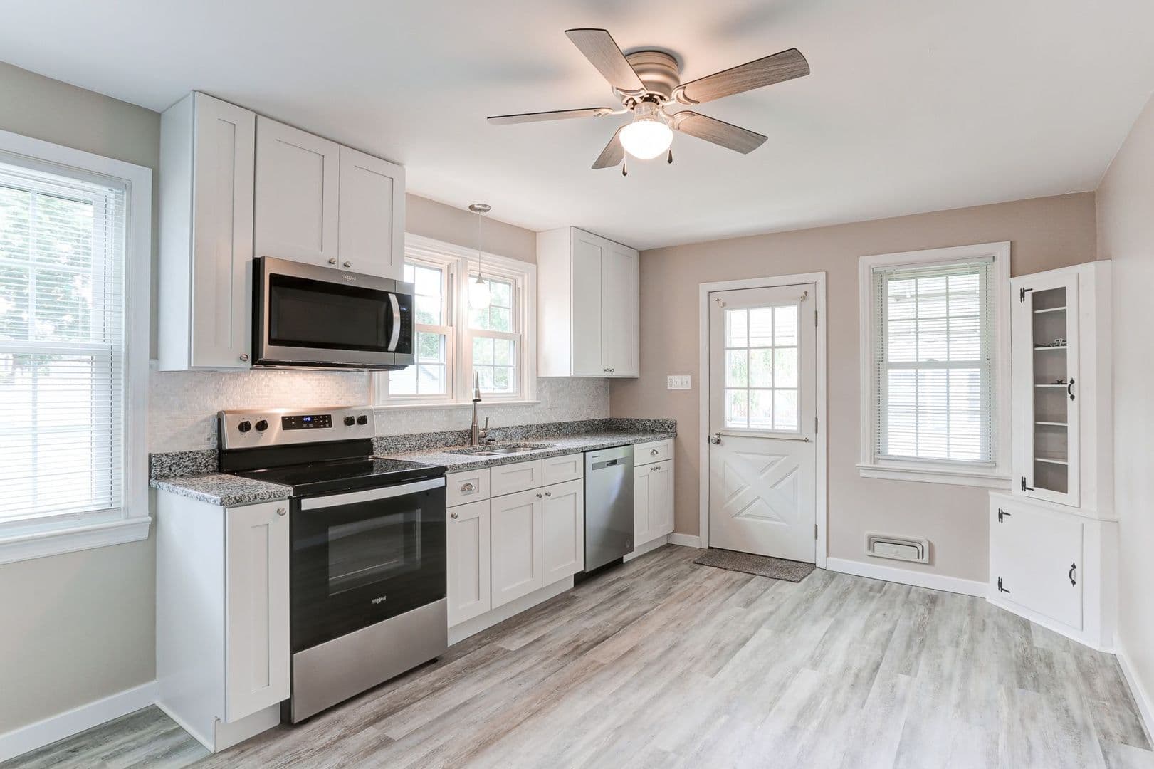 Elizabethtown House: 336 Snyder Avenue