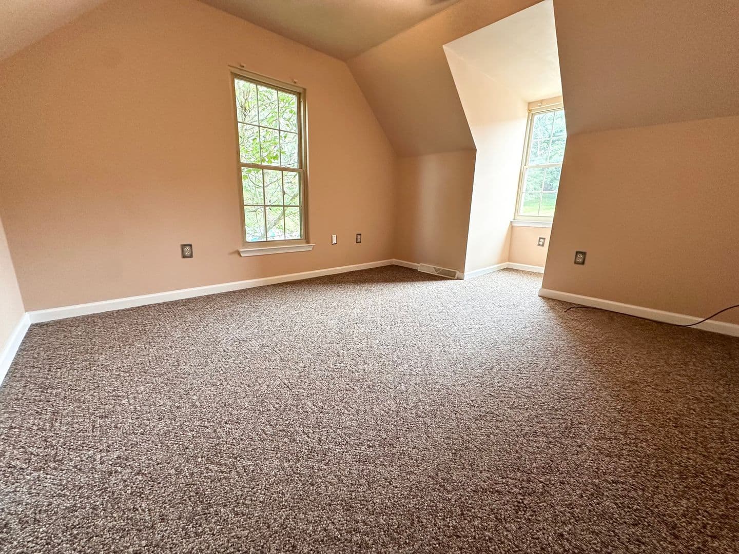 York House: 1114 Skyview Drive