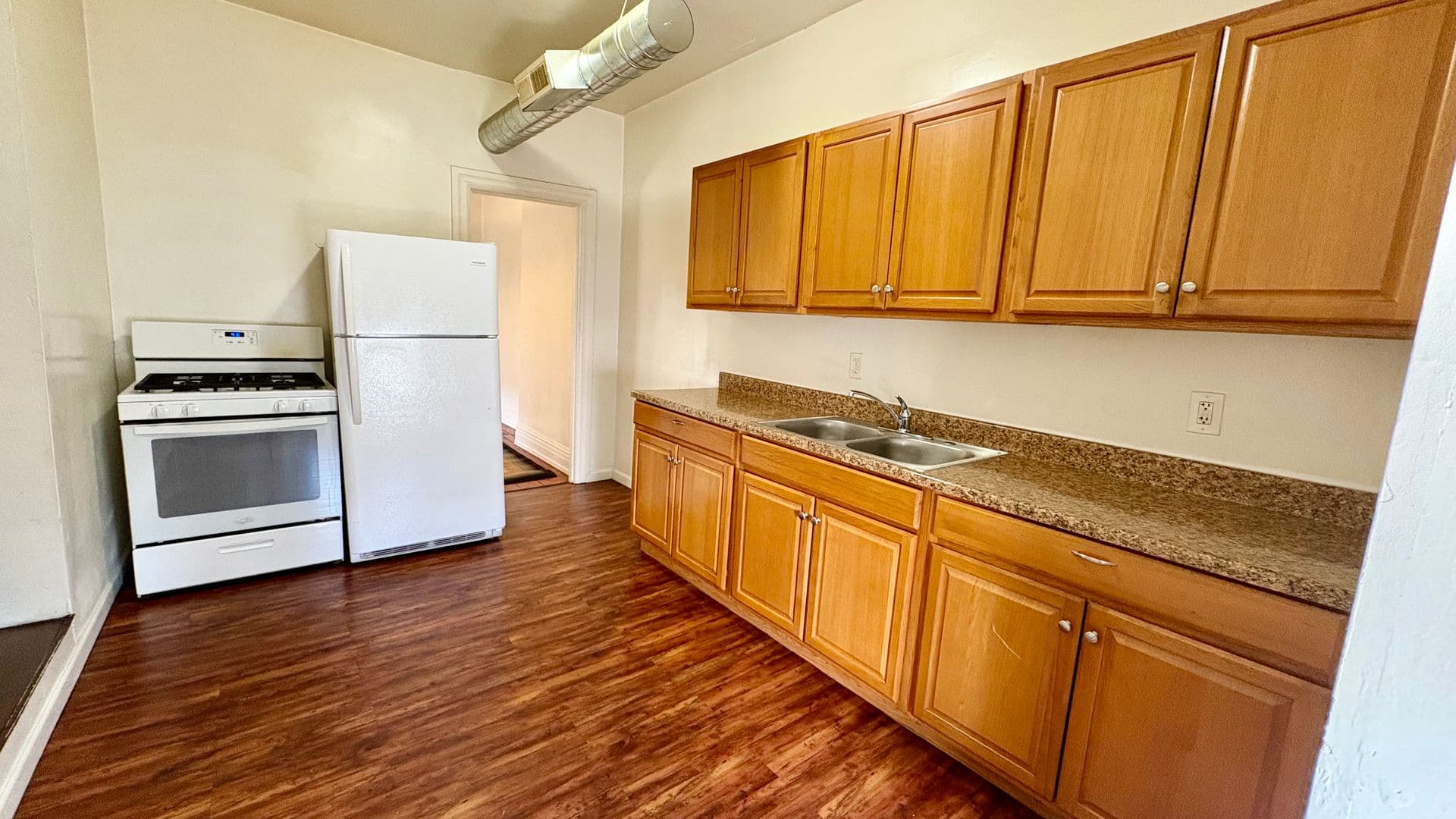 York Apartment: 702 W King St