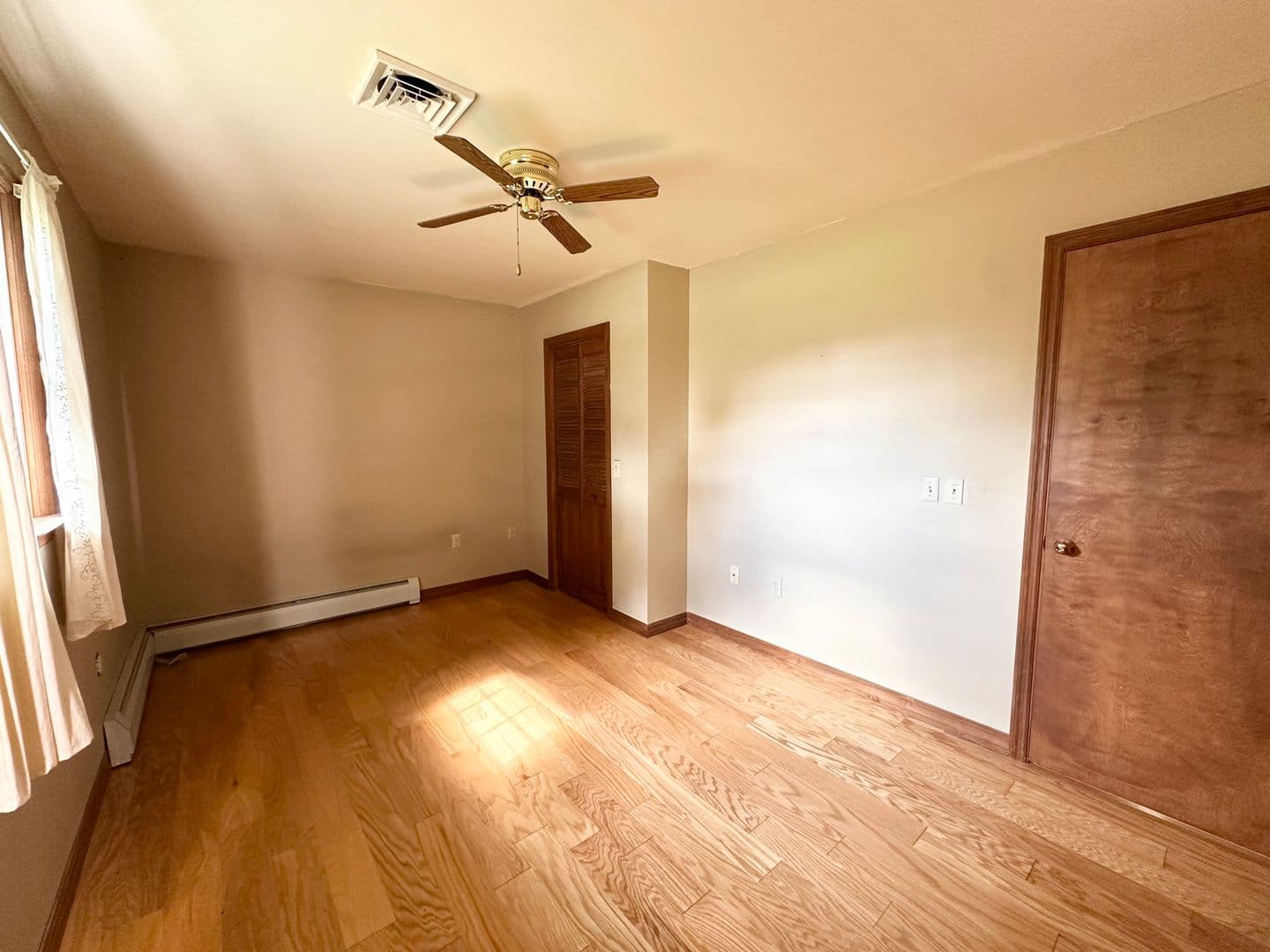 Lebanon House: 747 Mechanic St