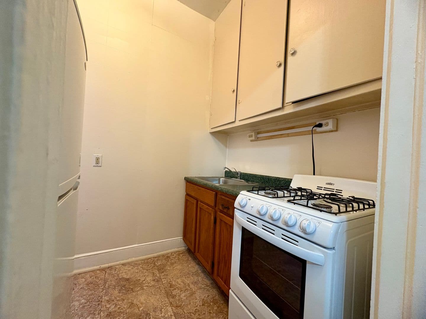 Lancaster Apartment: 403 W James St