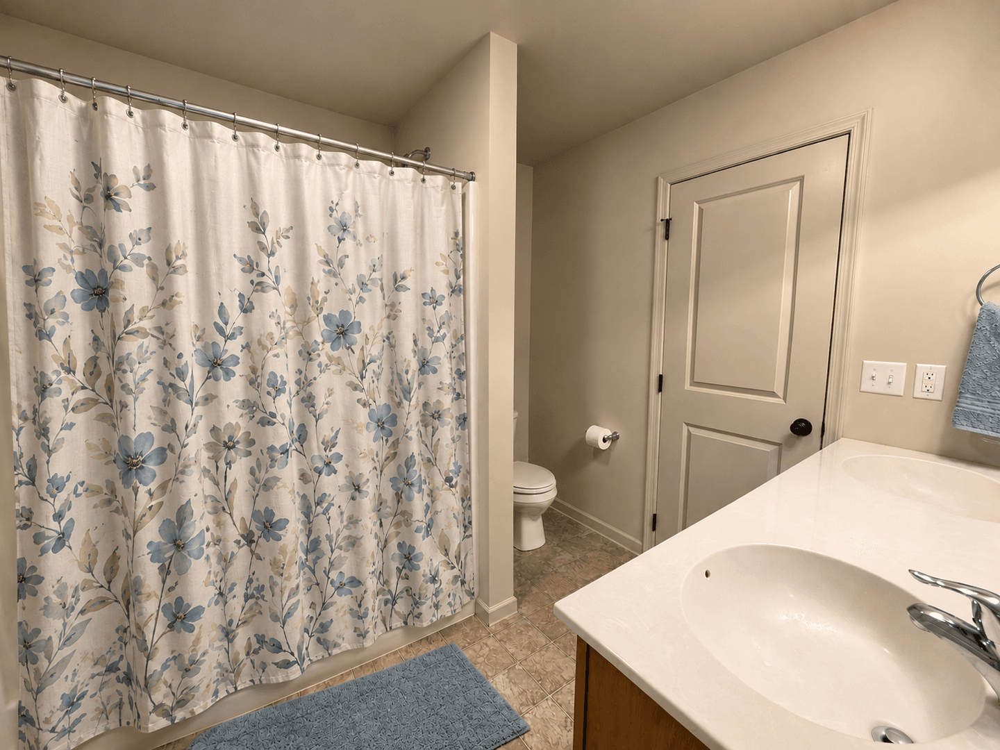 Elizabethtown House: 172 Randolph Dr