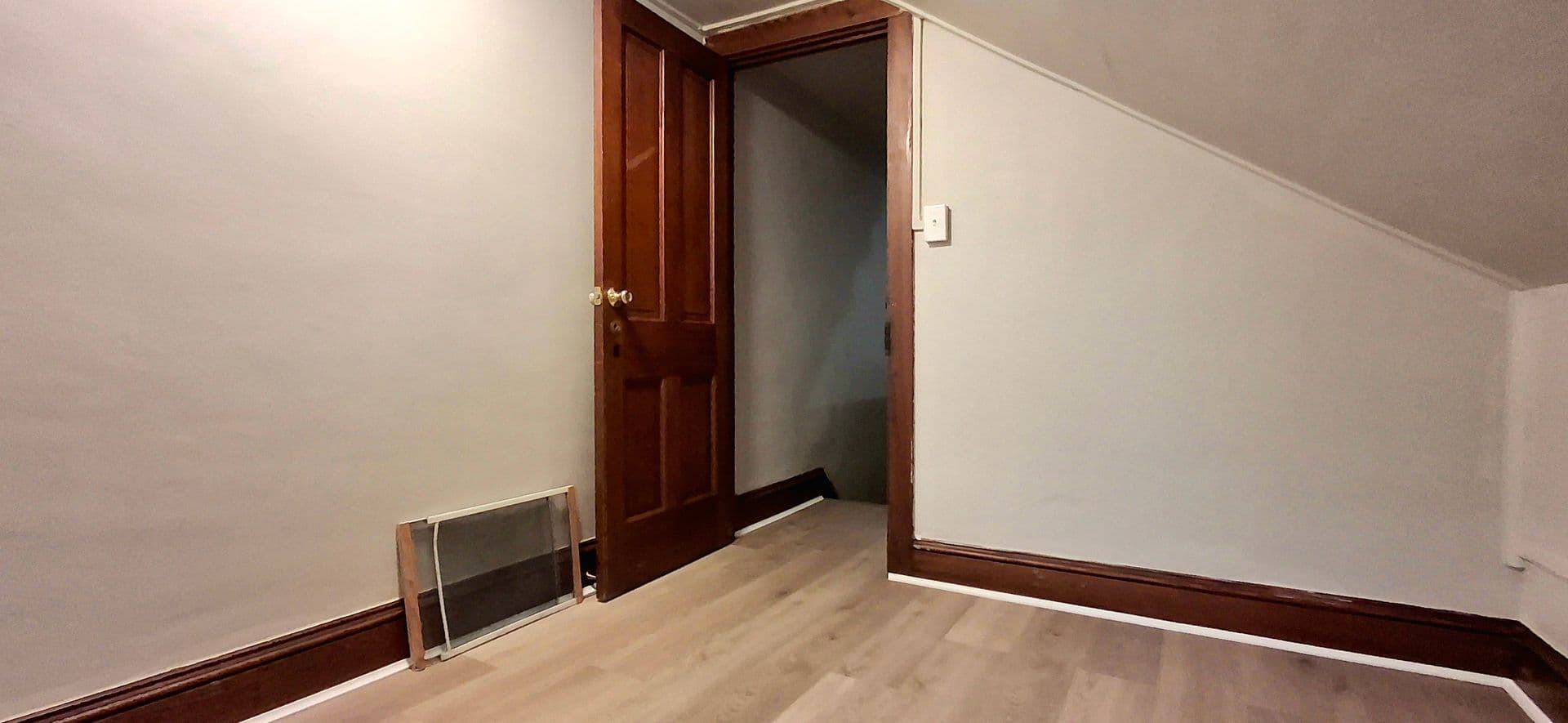 Manheim Apartment: 113 W Ferdinand St