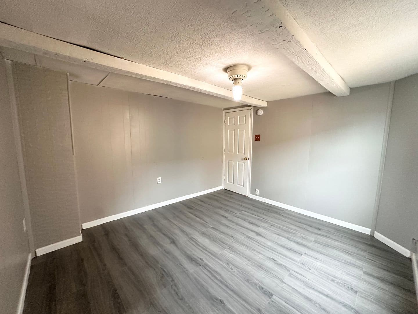 York Apartment: 627 N Hartley Street