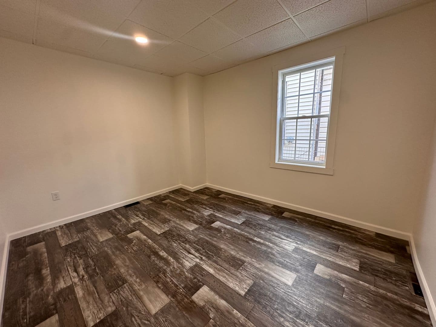 Lebanon Apartment: 324 N 11th Street