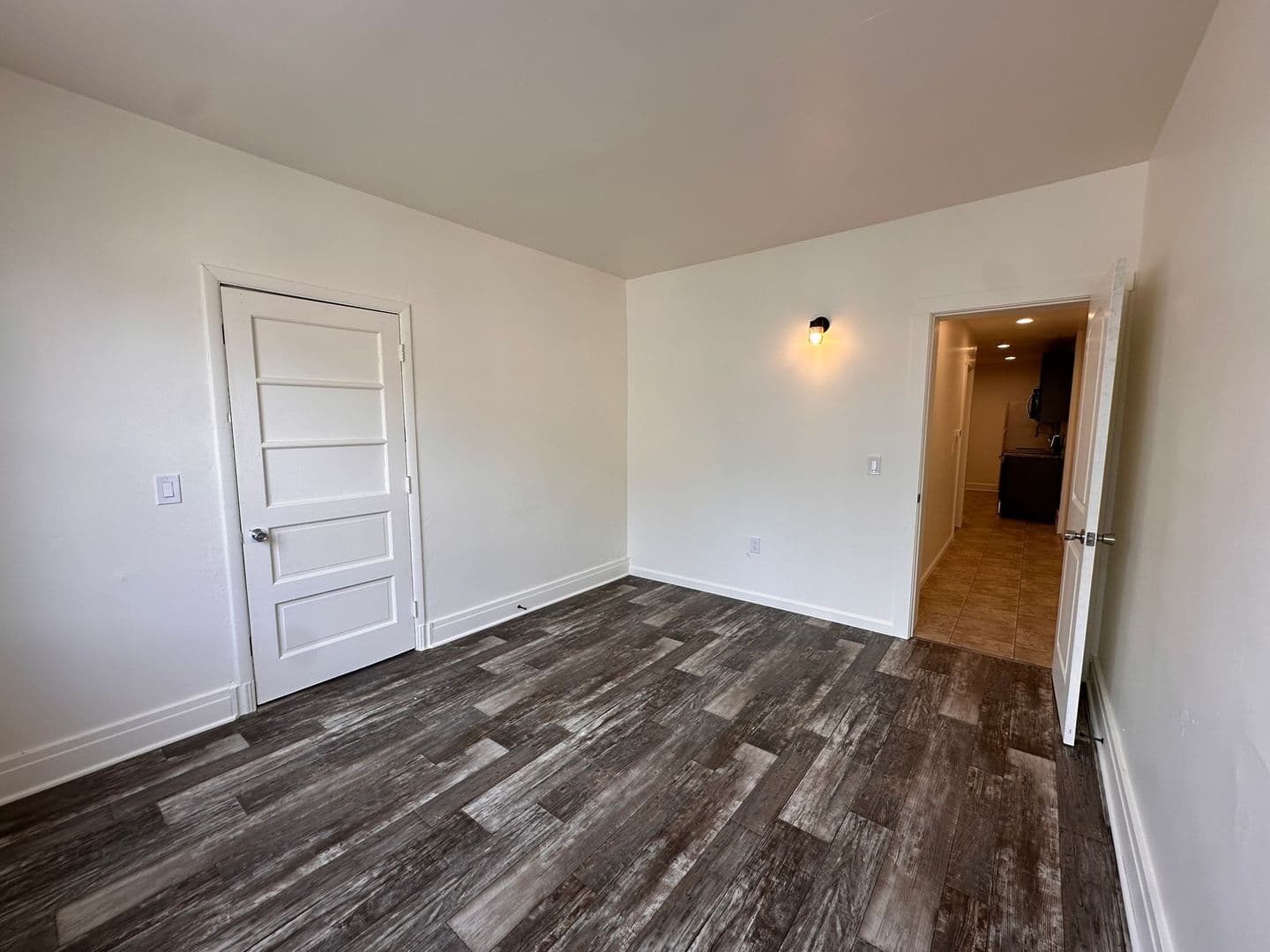 Lebanon Apartment: 324 N 11th Street