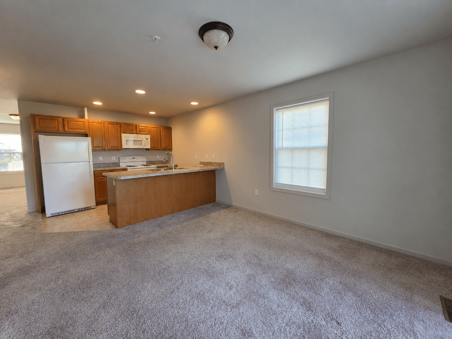 Elizabethtown House: 172 Randolph Dr