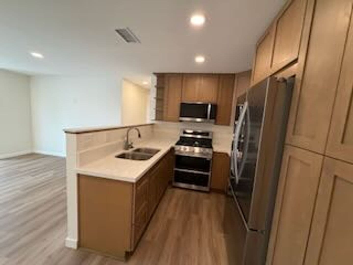 San Diego House: 444 Sunnyside Avenue