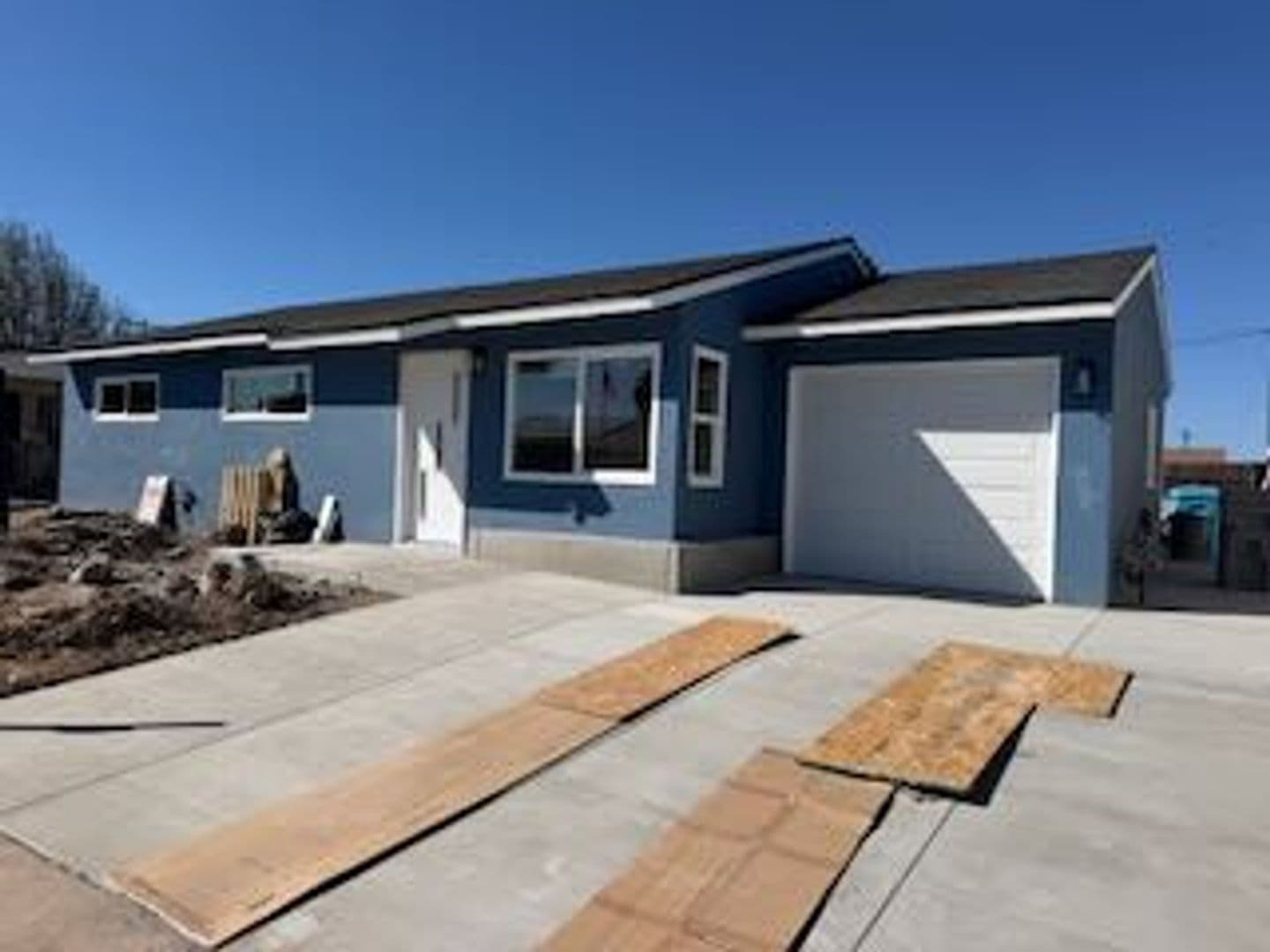 San Diego House: 444 Sunnyside Avenue