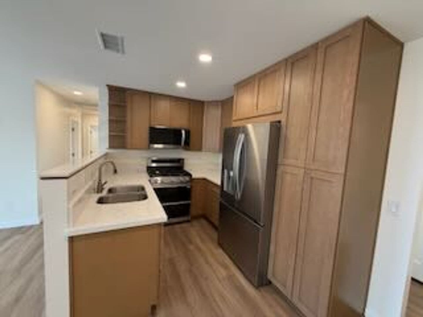 San Diego House: 444 Sunnyside Avenue