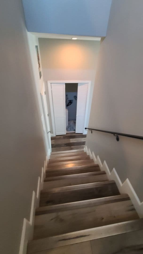 LOS ANGELES Apartment: 866 E 46th St