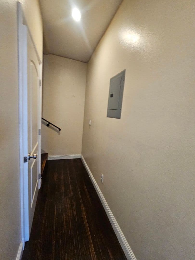 Los Angeles Apartment: 6629 Denver ave