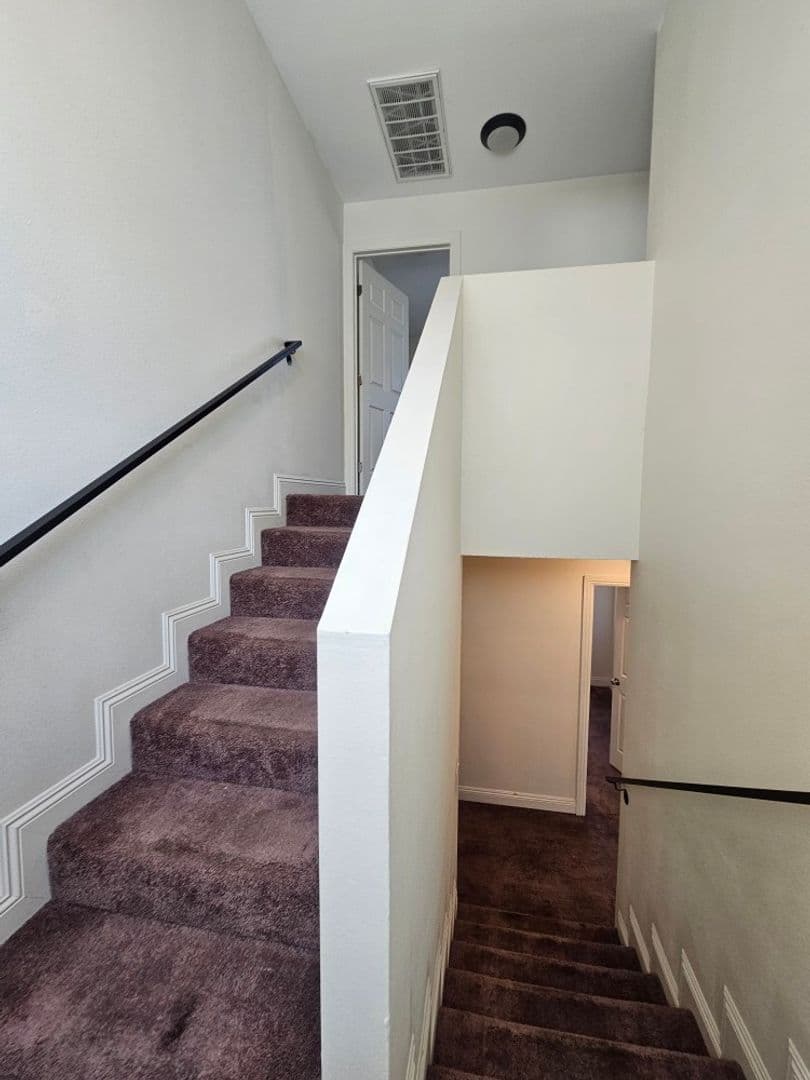 LOS ANGELES Apartment: 812 E 76th Pl