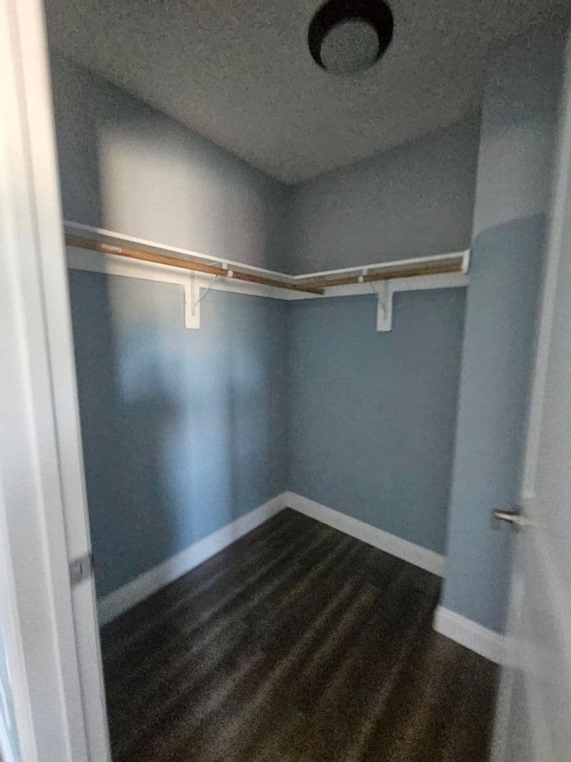 Los Angeles Apartment: 718 W 85TH ST