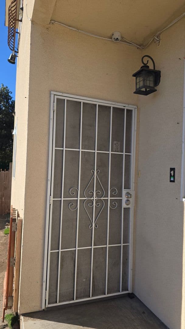Los Angeles Apartment: 6629 Denver ave