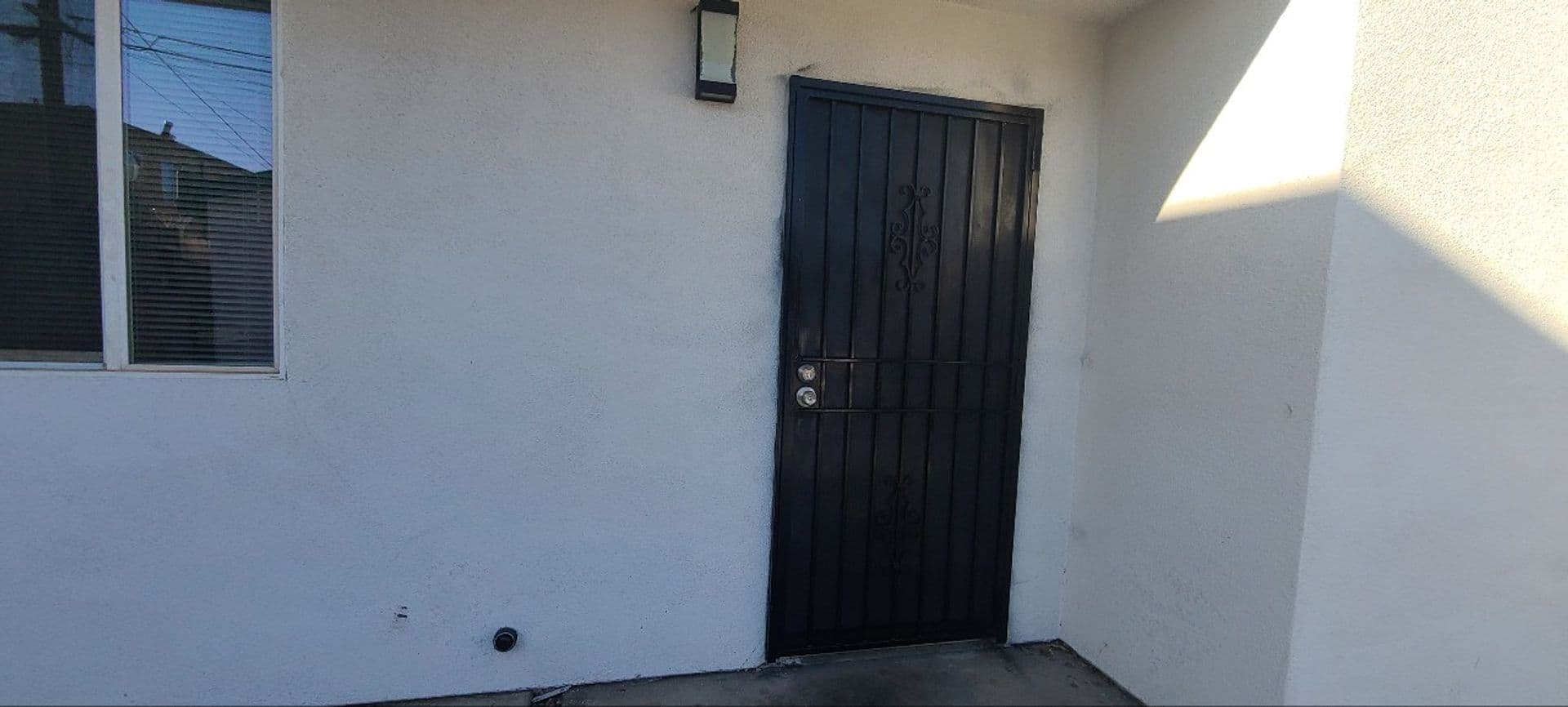 Los Angeles Apartment: 150 E 109th Pl