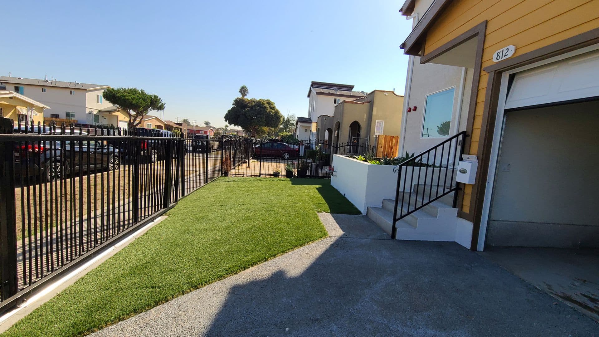 LOS ANGELES Apartment: 812 E 76th Pl