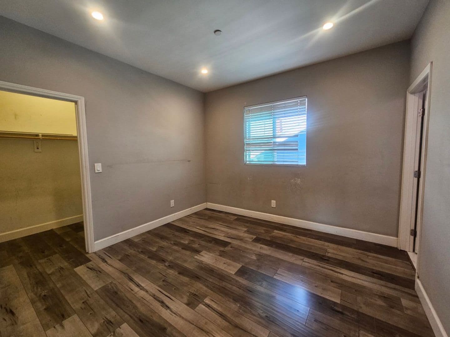 LOS ANGELES Apartment: 122 W 55TH ST