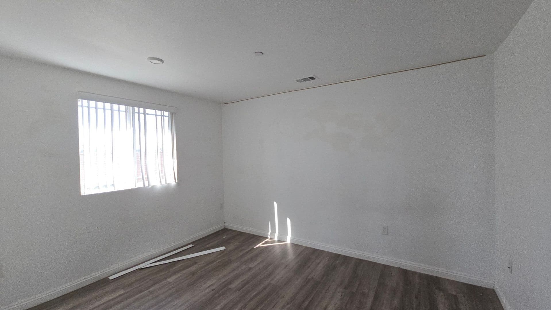 LOS ANGELES Apartment: 4238