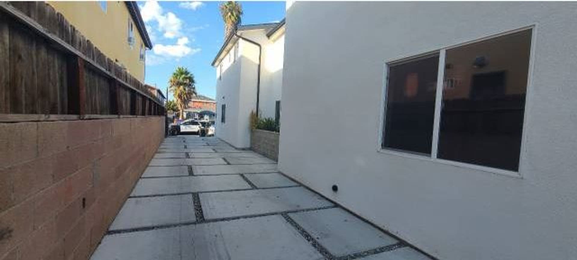 Los Angeles Apartment: 150 E 109th Pl