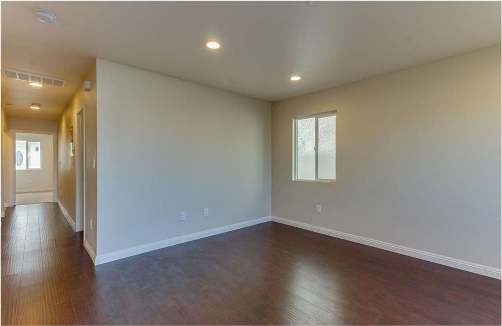 LOS ANGELES Apartment: 1627 E 88TH ST