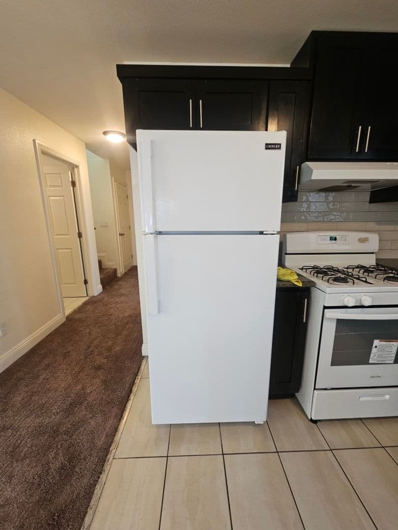 LOS ANGELES Apartment: 812 E 76th Pl