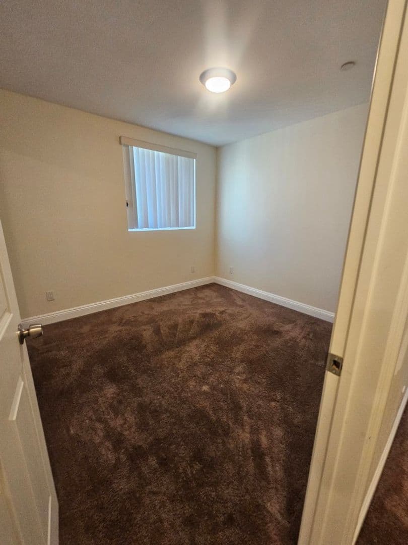 LOS ANGELES Apartment: 812 E 76th Pl
