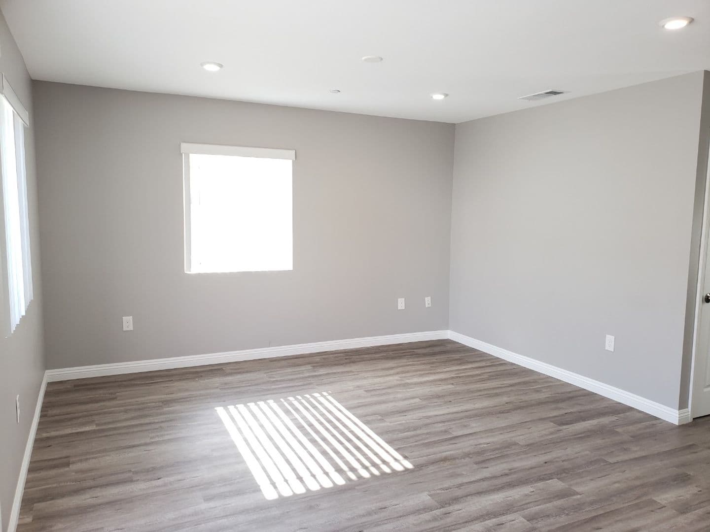 LOS ANGELES Apartment: 4238