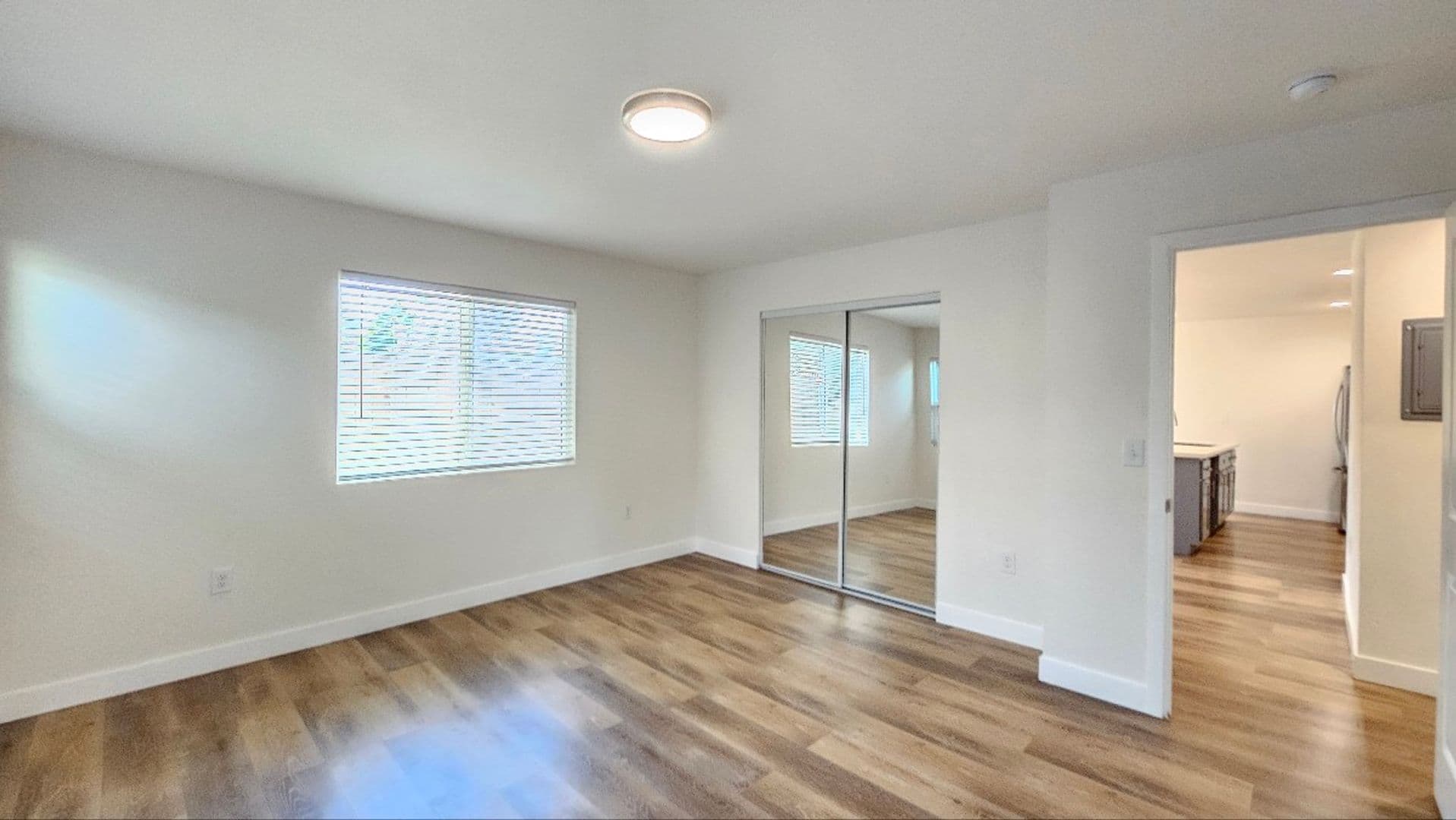 LOS ANGELES Apartment: 326 E 73rd ST