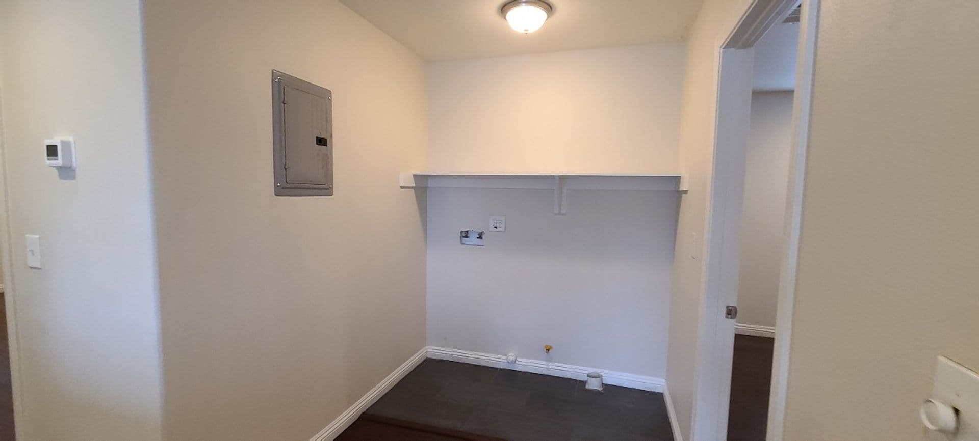 LOS ANGELES Apartment: 1627 E 88TH ST