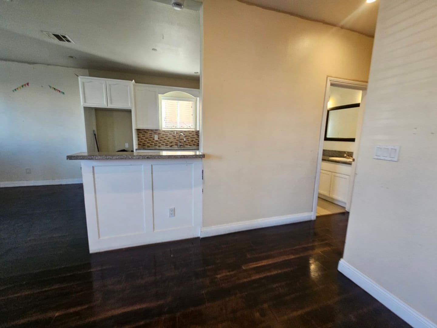 Los Angeles Apartment: 6629 Denver ave