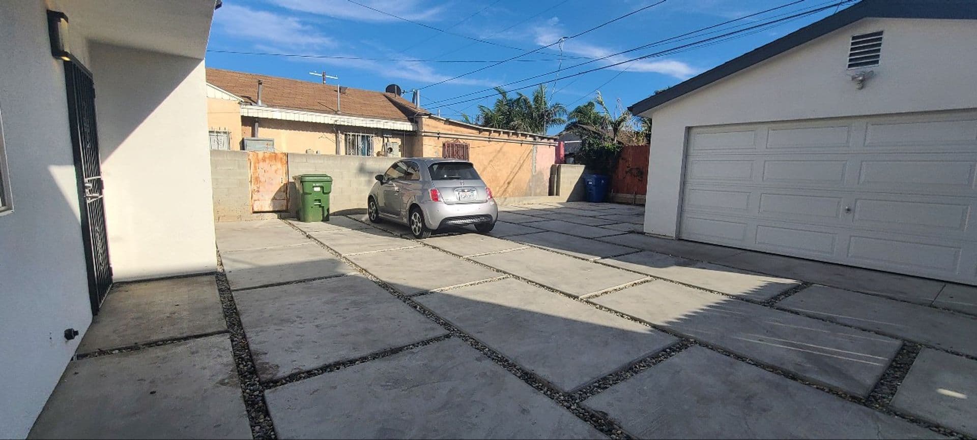 Los Angeles Apartment: 150 E 109th Pl
