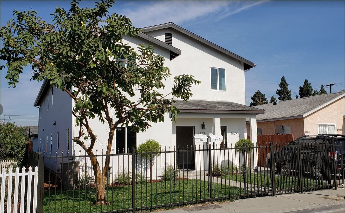 LOS ANGELES Apartment: 1627 E 88TH ST