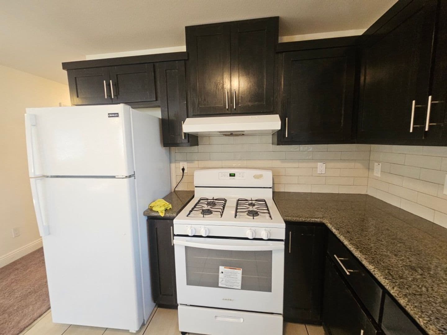LOS ANGELES Apartment: 812 E 76th Pl