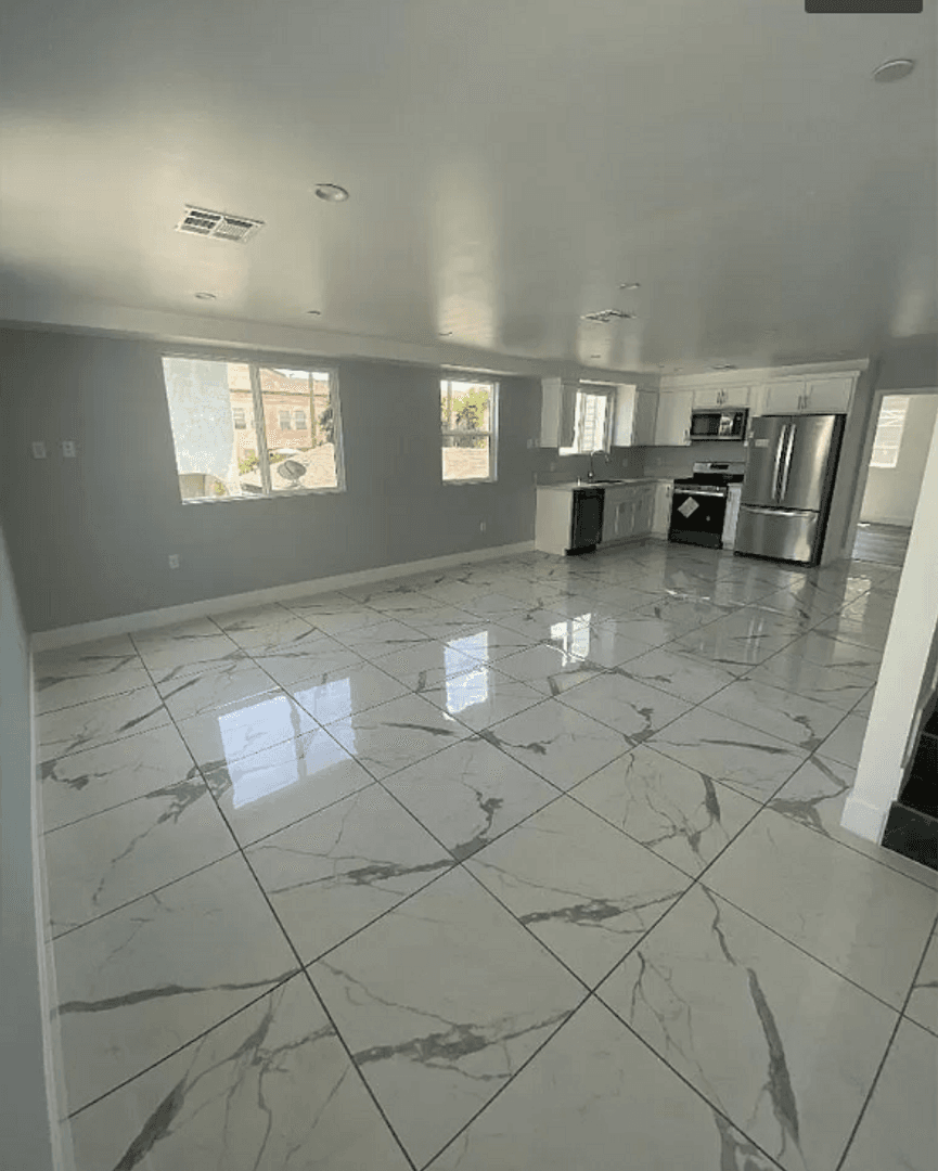 Los Angeles Apartment: 232 E 27th St.