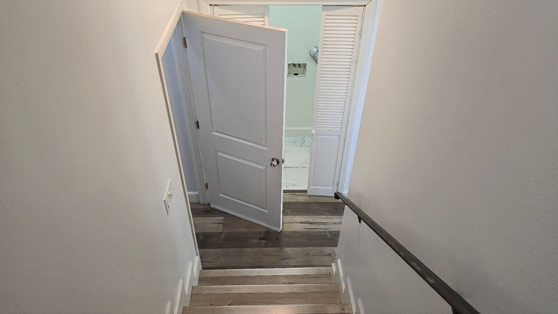 LOS ANGELES Apartment: 866 E 46th St