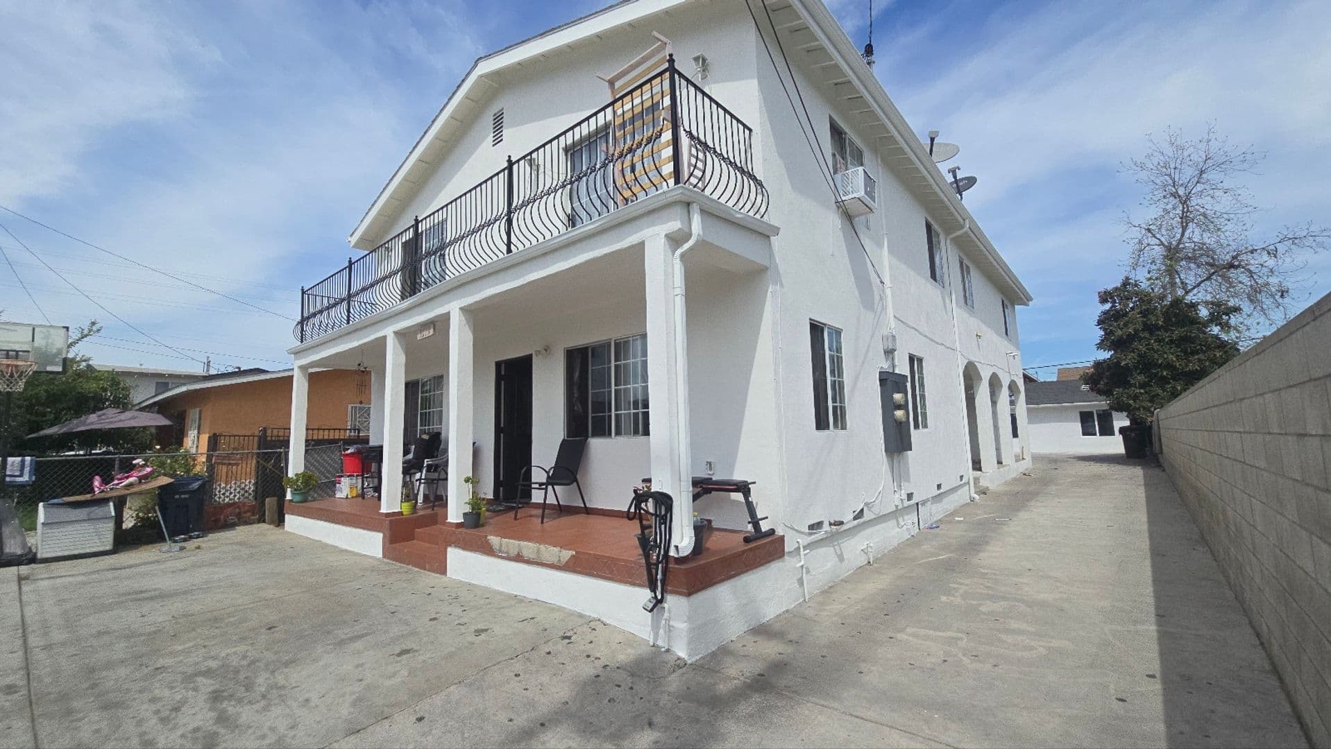 LOS ANGELES Apartment: 1319 E 59TH PL