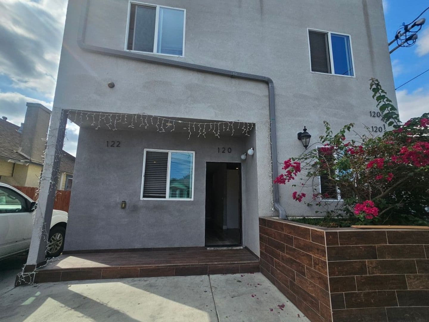 LOS ANGELES Apartment: 122 W 55TH ST