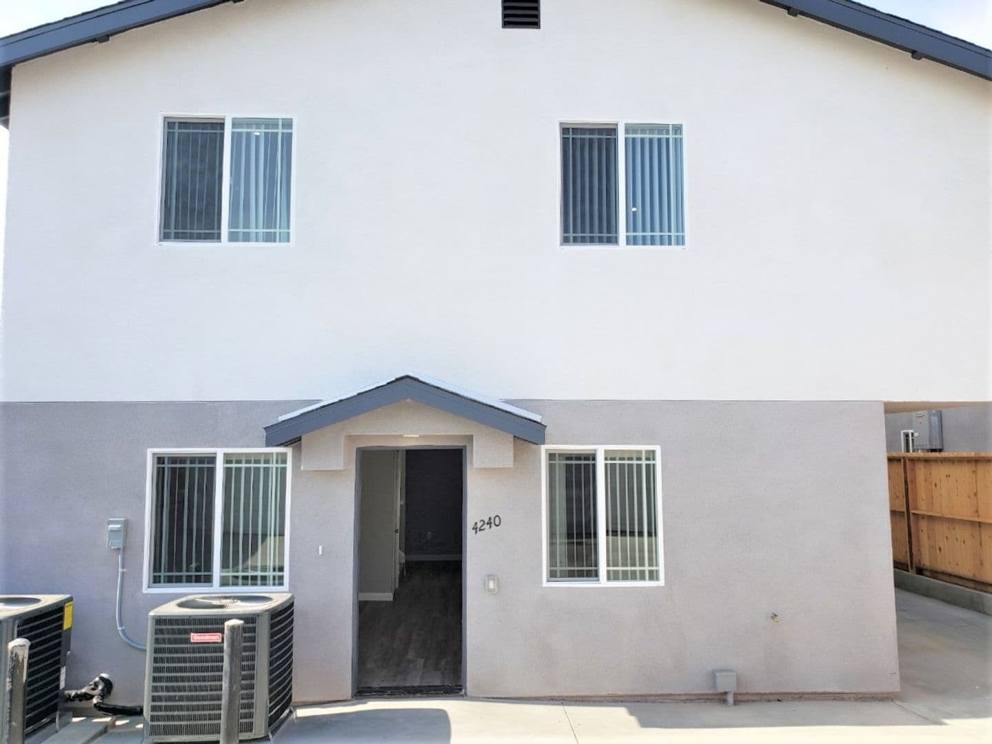 LOS ANGELES Apartment: 4238